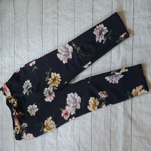 ONE FLORAL PULL ON TAPERED ANKLE PANTS